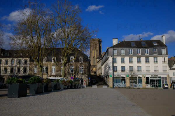 FRance, région Bretagne, Côtes d'Armor, lannion, quai d aiguillon, le Leguer