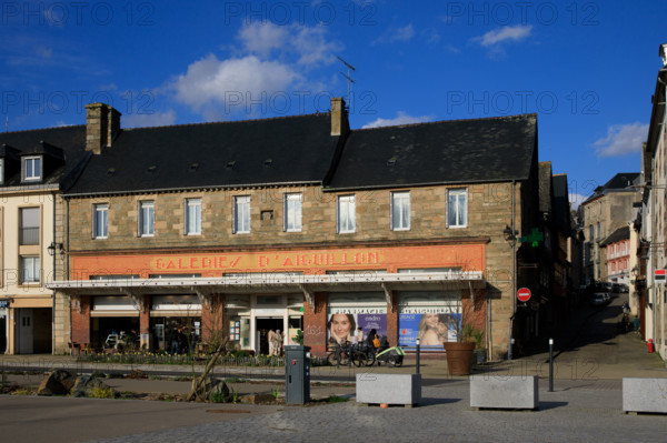 FRance, région Bretagne, Côtes d'Armor, lannion, quai d aiguillon, ancien magasin Galeries d Aiguillon,