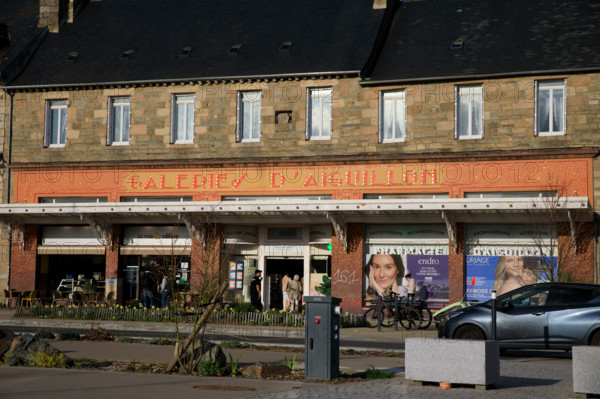 FRance, région Bretagne, Côtes d'Armor, lannion, quai d aiguillon, ancien magasin Galeries d Aiguillon,