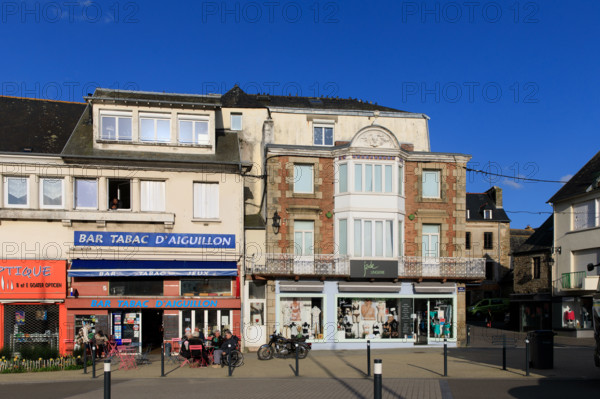 FRance, région Bretagne, Côtes d'Armor, lannion, quai d aiguillon, le Leguer