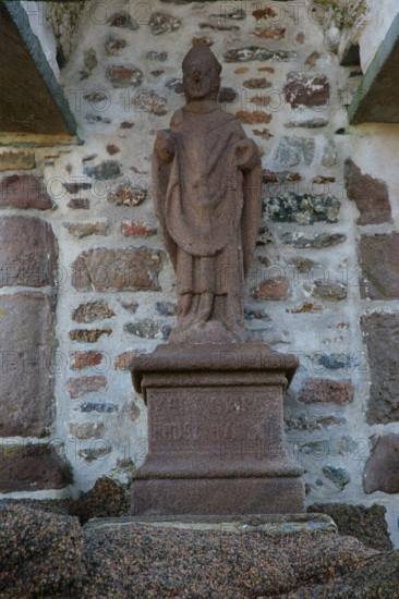 france, région Bretagne, Côtes d'Armor, côte de granit rose, Ploumanac'h, les rochers, oratoire saint Guirec,