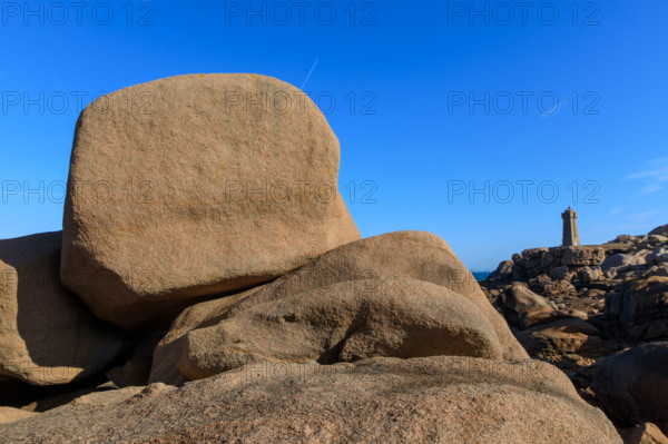 france, région Bretagne, Côtes d'Armor, côte de granit rose, Ploumanac'h, les rochers