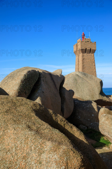 france, région Bretagne, Côtes d'Armor, côte de granit rose, Ploumanac'h, les rochers