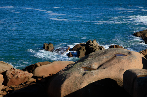 france, région Bretagne, Côtes d'Armor, côte de granit rose, Ploumanac'h, les rochers
