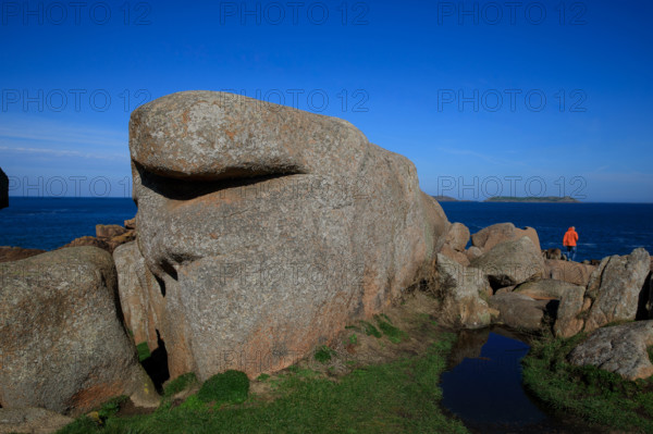 france, région Bretagne, Côtes d'Armor, côte de granit rose, Ploumanac'h, les rochers