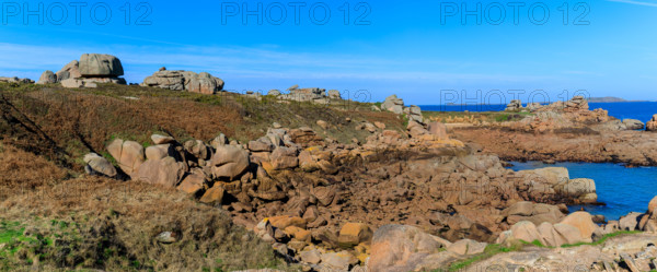 france, région Bretagne, Côtes d'Armor, côte de granit rose, Ploumanac'h, les rochers