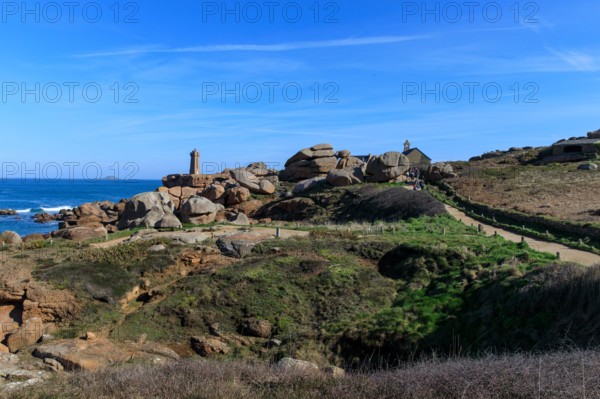 france, région Bretagne, Côtes d'Armor, côte de granit rose, Ploumanac'h, les rochers