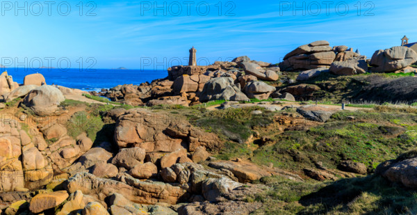 france, région Bretagne, Côtes d'Armor, côte de granit rose, Ploumanac'h, les rochers,
