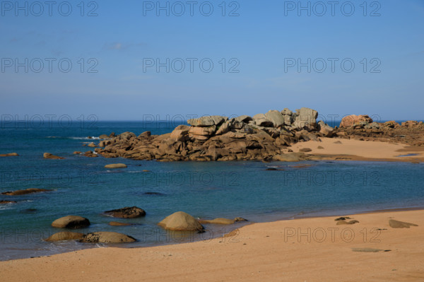france, région Bretagne, Côtes d'Armor, côte de granit rose, Trégastel,, presqu'ile Renote,