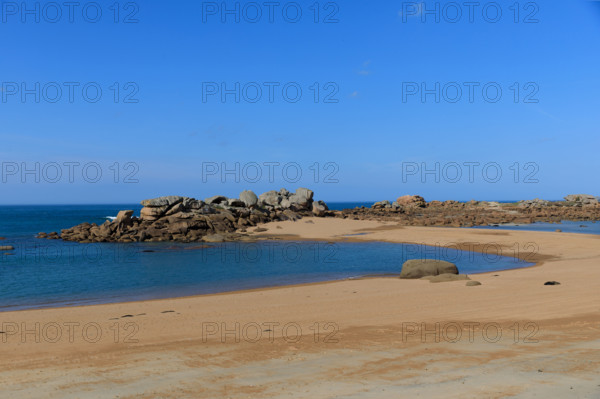 france, région Bretagne, Côtes d'Armor, côte de granit rose, Trégastel,, presqu'ile Renote,
