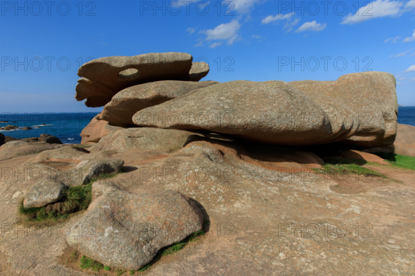 france, région Bretagne, Côtes d'Armor, côte de granit rose, Trégastel,, presqu'ile Renote,