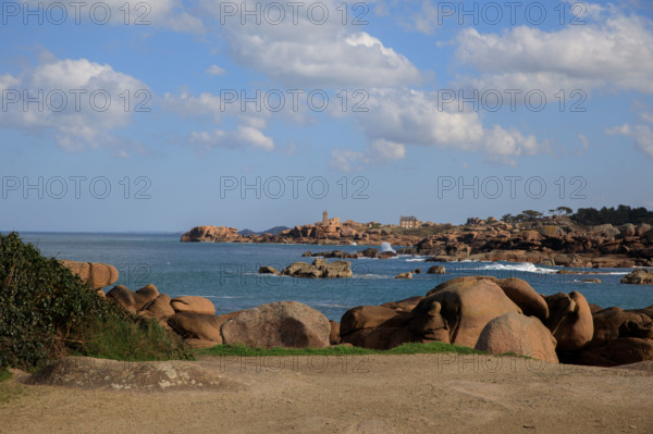 france, région Bretagne, Côtes d'Armor, côte de granit rose, Trégastel,, presqu'ile Renote,
