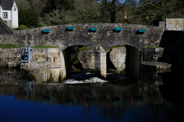 FRance, région Bretagne, Finistère, Huelgoat, les rochers, cahos de huelgoat, lac
