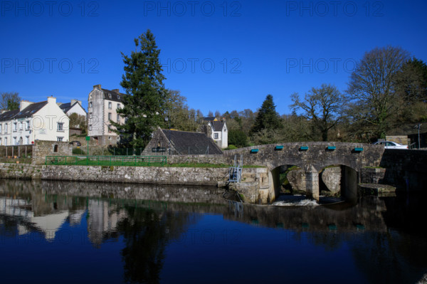 FRance, région Bretagne, Finistère, Huelgoat, les rochers, cahos de huelgoat, lac