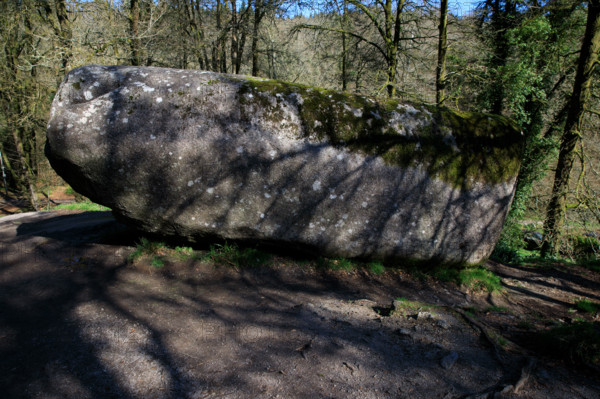 FRance, région Bretagne, Finistère, Huelgoat, les rochers, cahos de huelgoat, la roche tremblante,