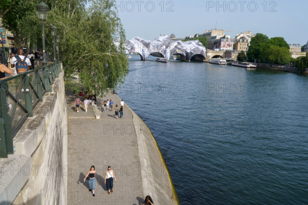 Oeuvre "La Caverne du Pont Neuf", par JR