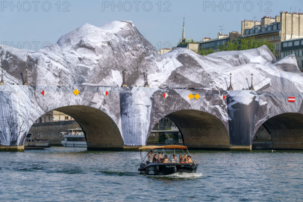 Oeuvre "La Caverne du Pont Neuf", par JR