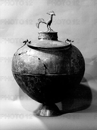 Grand vase en bronze datant de la Tène -  5ème siècle avant JC