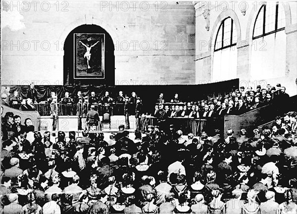 Conseil de guerre à Versailles. Montage. 1871