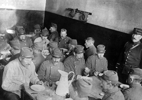 War 14-18.  Mess troop during the war.