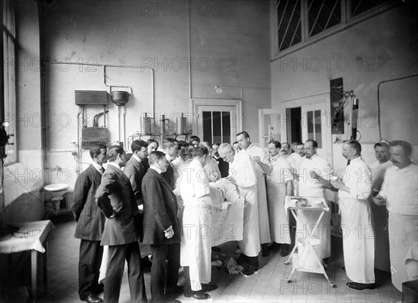 Paris, Hotel Dieu, service of ophthalmology.  About 1900.