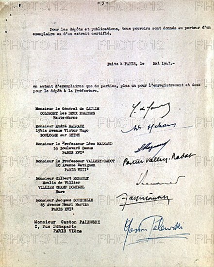29 mai 1947. Signature pour les statuts du RPF.