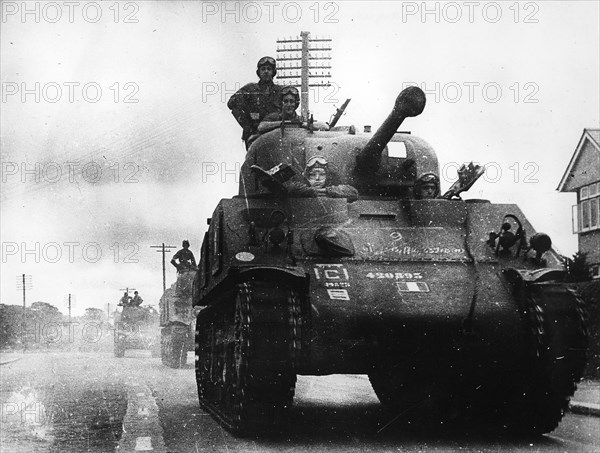 The 2nd dB of the Leclerc General unloads in Normandy.