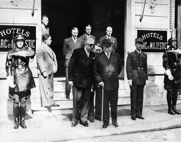 Outgoing the Pétain marshal of the Hotel of the Park in Vichy.