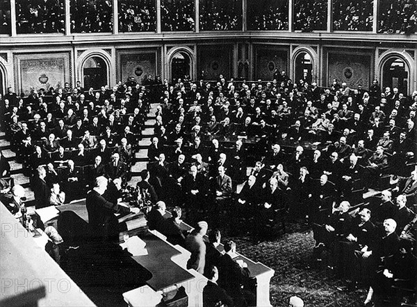 Discours de Roosevelt après l'agression de Pearl Harbor.