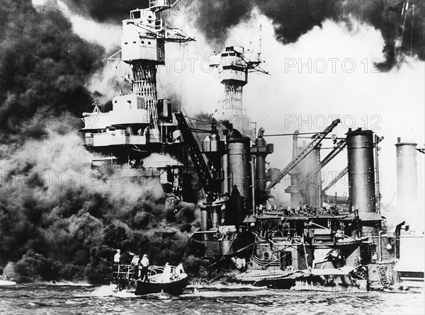 Pearl Harbor. 7 décembre 1941. Le cuirassier  West Virginia.