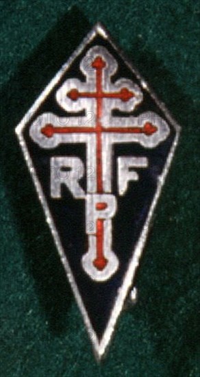 Affiche et insignes du R.P.F. (Fondé en avril 1947 par de Gaulle).