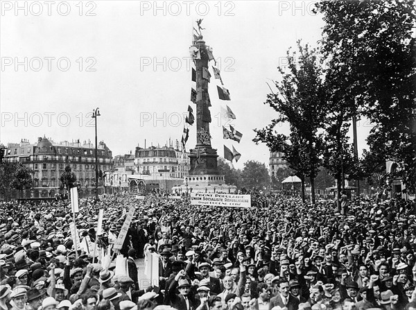 Manifestation of the Popular Front in Paris, 1936