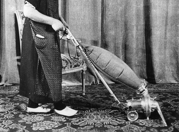 1925.  The modern world.  Innovations.  The vacuum cleaner.