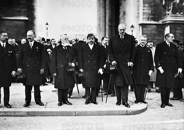 Paul Doumer à l'Arc de Triomphe.