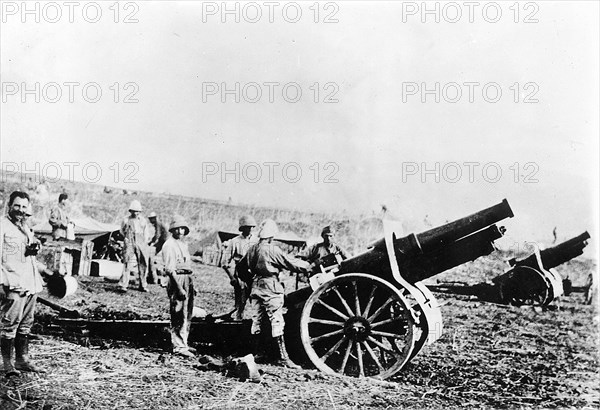 November 1925.  Battery of 75 on the Moroccan face.