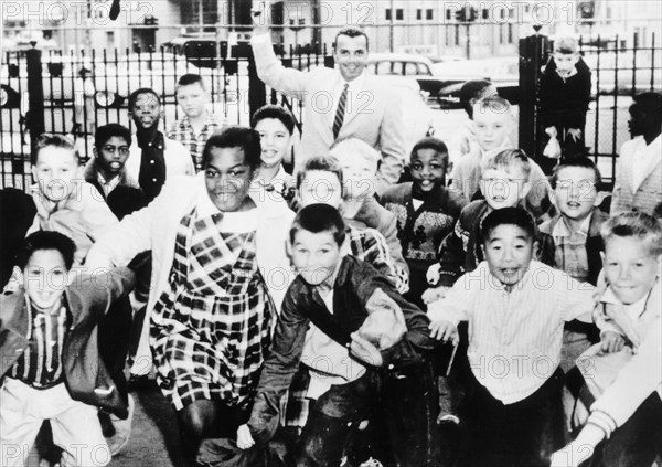 Opening of a multicultural school in San Francisco