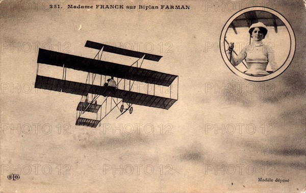 Carte postale: Aviation - Madame Franck sur Biplan Farman