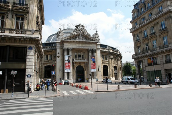 Shopping exchange in Paris.