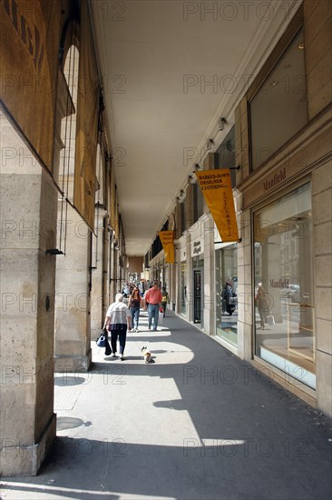 Rue de Rivoli à Paris. Arcades