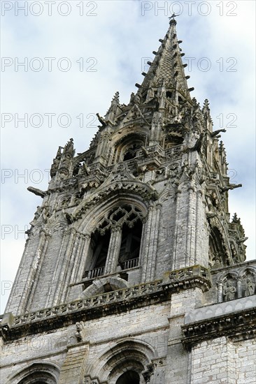 Chartres.