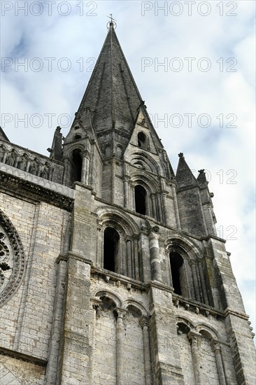 Chartres.