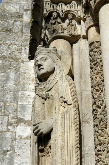 Chartres.