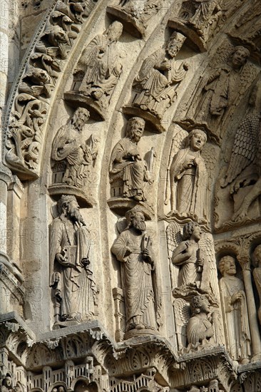 Chartres.