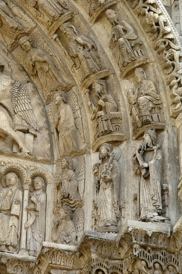 Chartres.