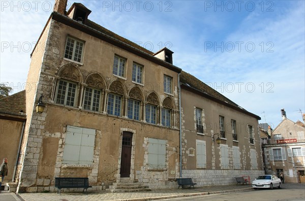 Chartres.