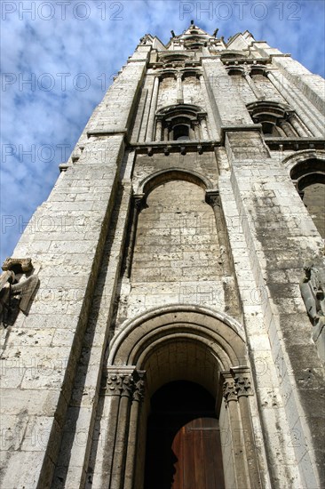 Chartres.