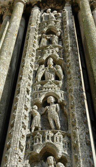 Chartres.