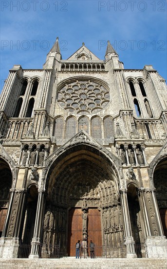 Chartres.