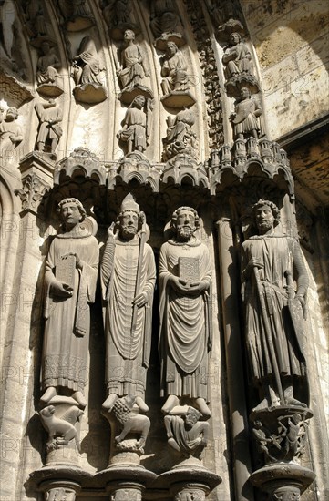 Chartres.