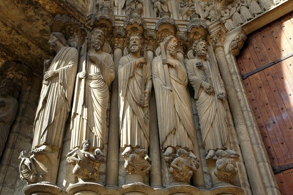 Chartres.